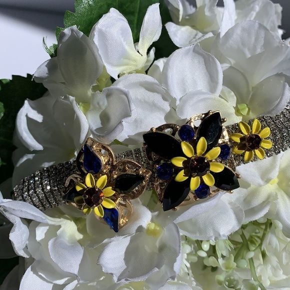 πππBanana Republic set of necklace and bracelet πππ - Picture 5 of 14